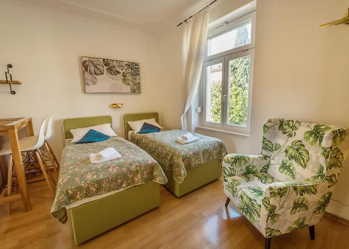 Apartments Villa Devana 2
